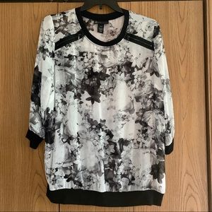 LANE BRYANT Gray scale floral top